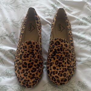 Cliffs by WHITE MOUNTAIN Leopard Print Flats - NEVER WORN